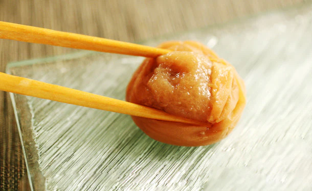 「減塩 紀州産南高梅 つぶれ梅 はちみつ味梅干し 塩分 3%」350g - Image 2