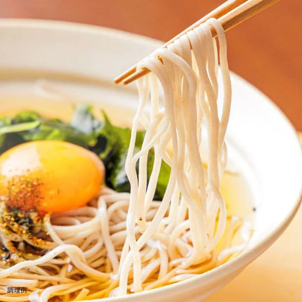 「九条ねぎと深煎七味香る地鶏の旨出汁そば」80g